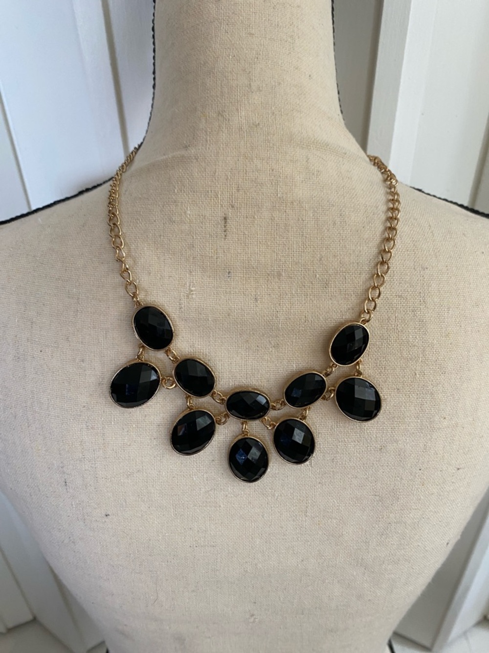 Gold Chain Black faceted Statement Necklace - Women Jewelry